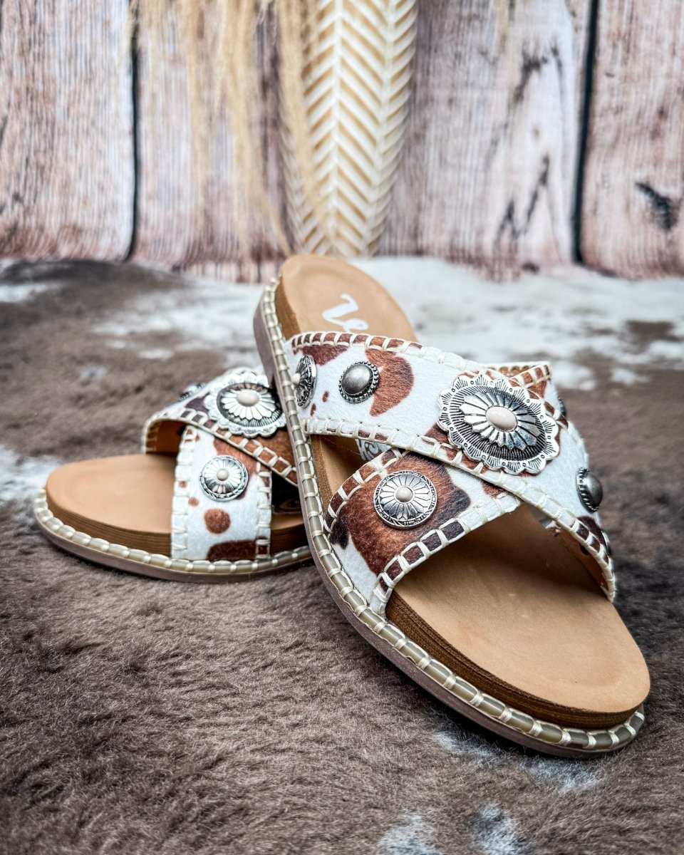 Betsy Concho Sandal in Cream and Tan by Very G