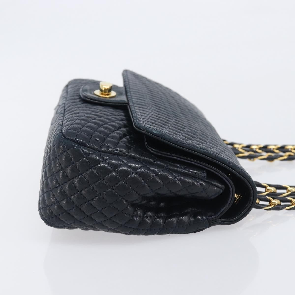 Bally Vintage Quilted Leather Leather Shoulder Bag Bag (Pre-Owned)