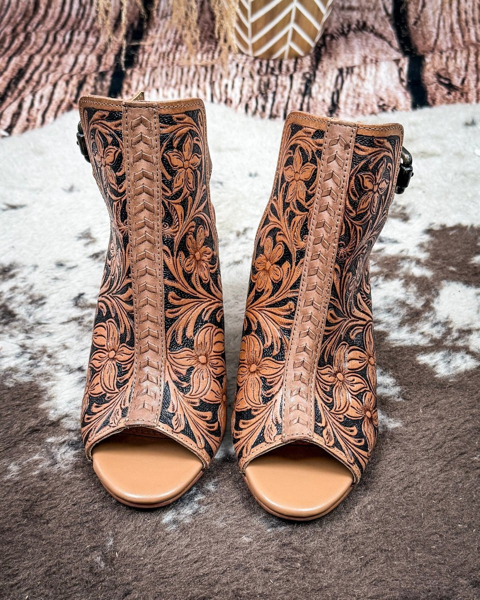 Dodge Town Heel Shoes by Myra Bag