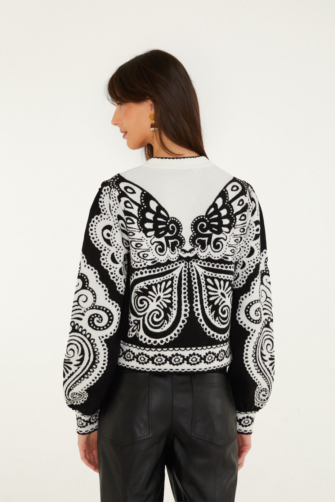 Arabesque Butterlfy Buttoned Knit Cardigan