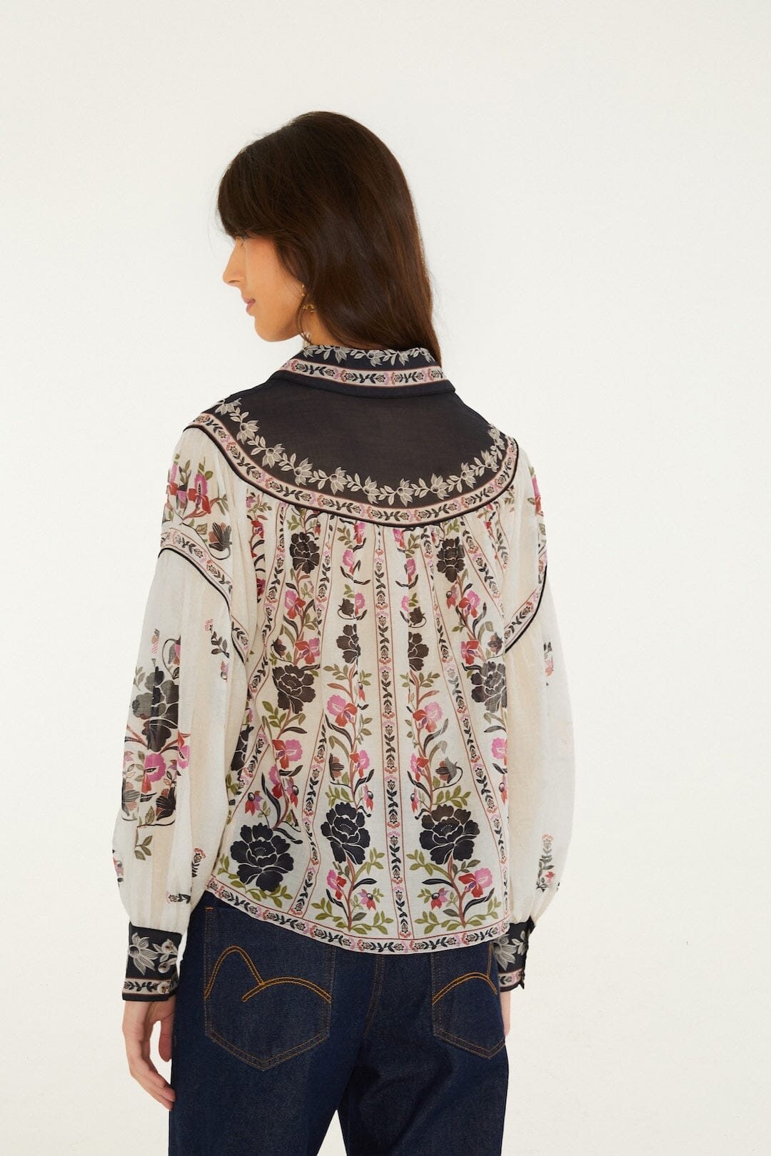 Delicate Floral Collared Buttoned Blouse