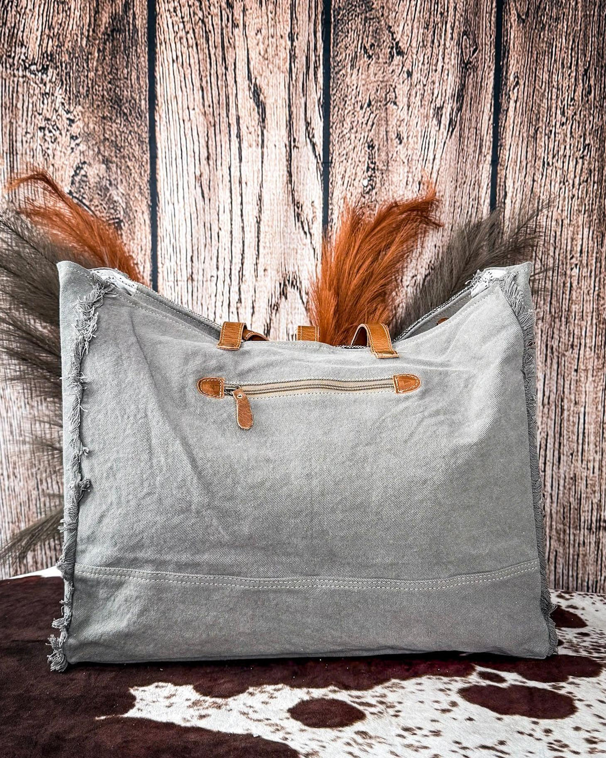 Cosmopolitan Weekender Bag by Myra Bag