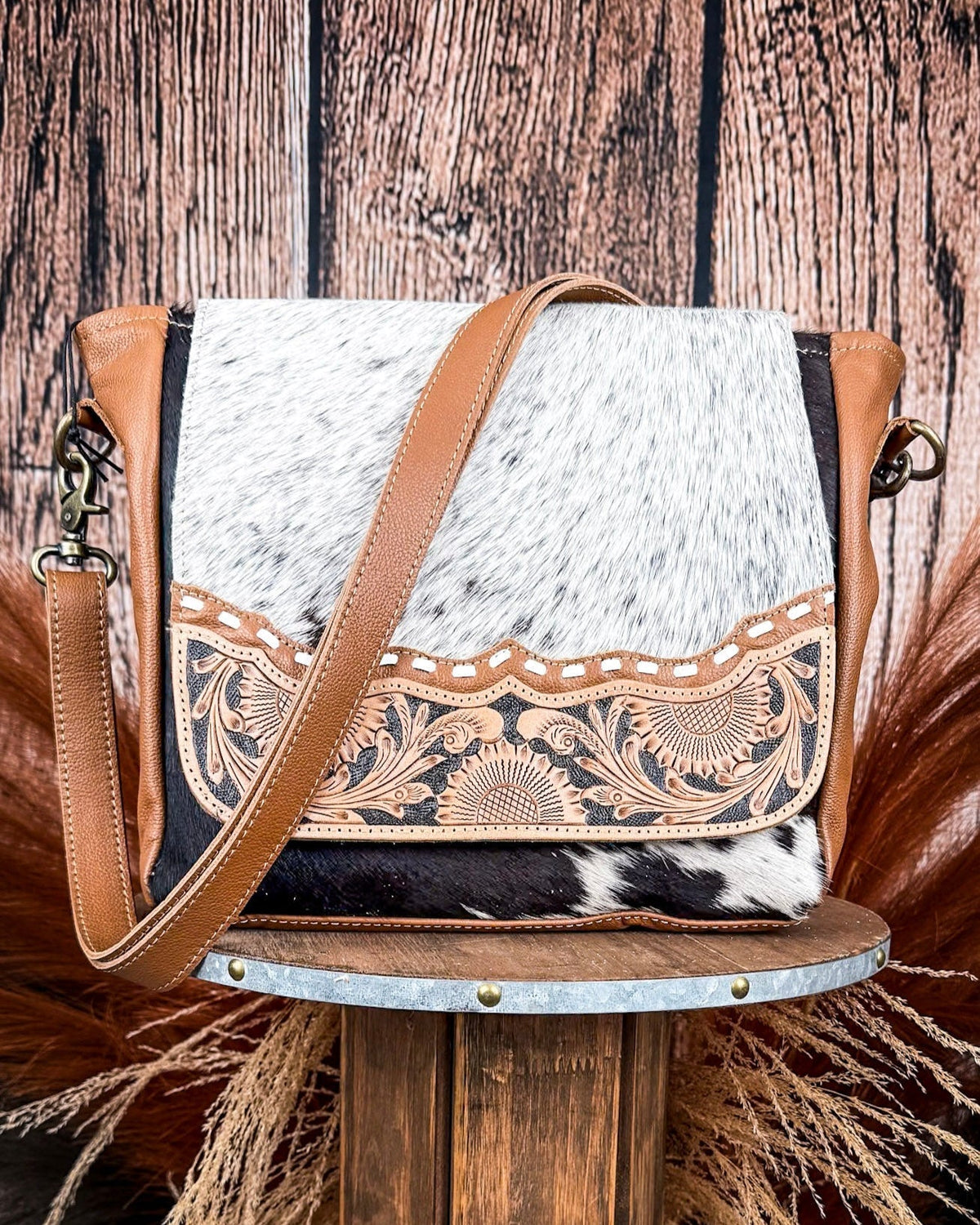 Mangnifique Concealed Carry Bag by Myra Bag