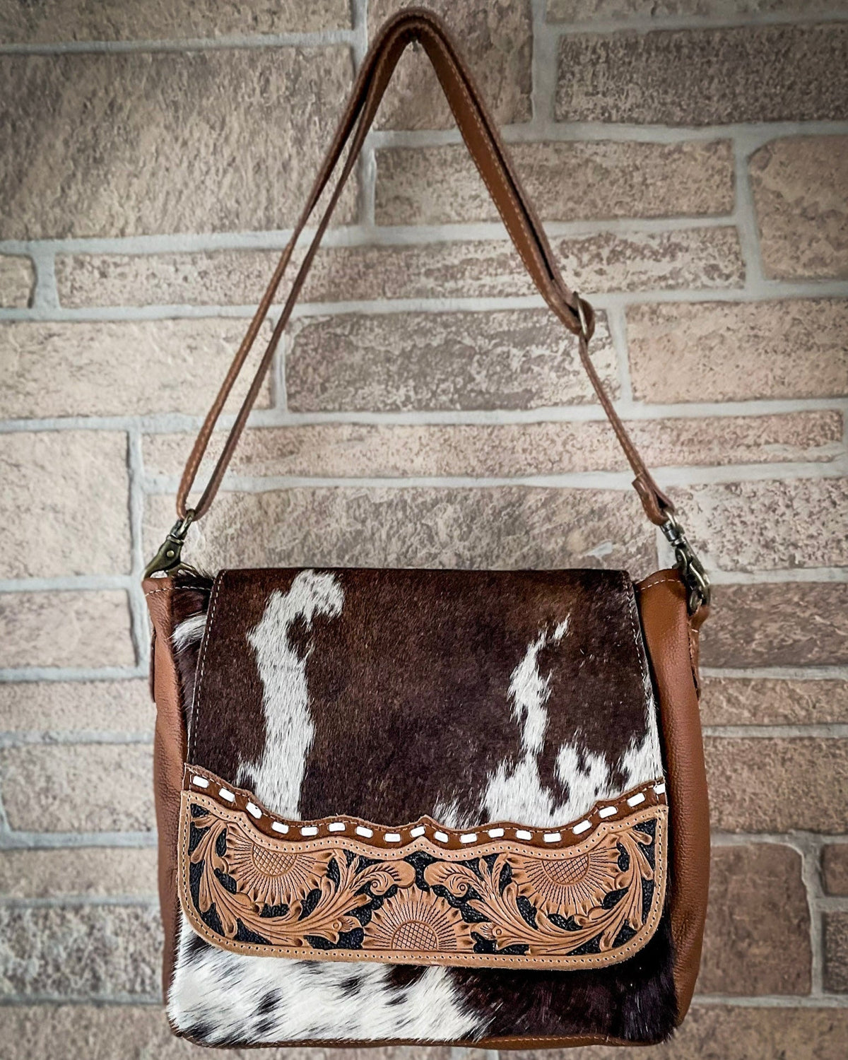 Mangnifique Concealed Carry Bag by Myra Bag
