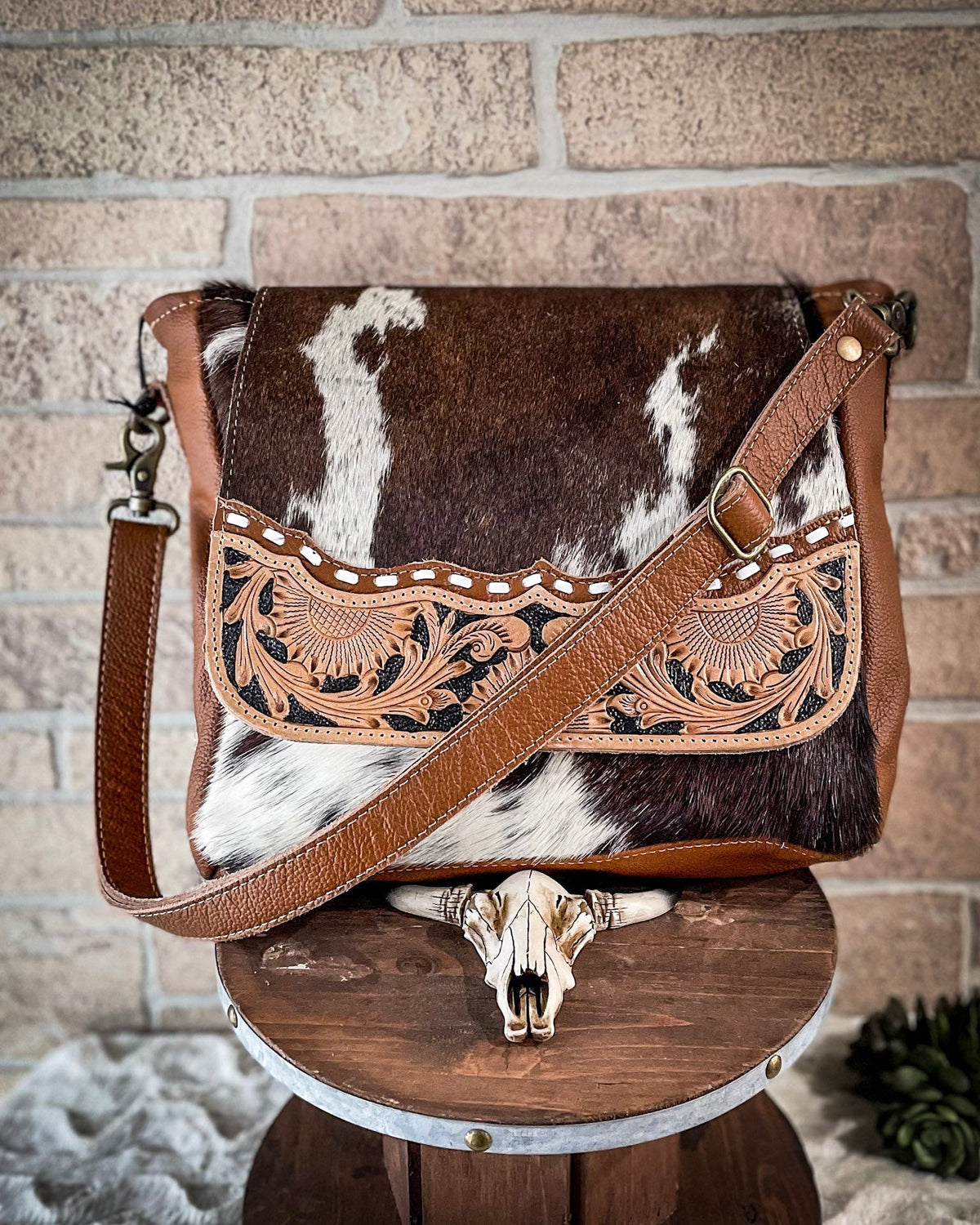 Mangnifique Concealed Carry Bag by Myra Bag