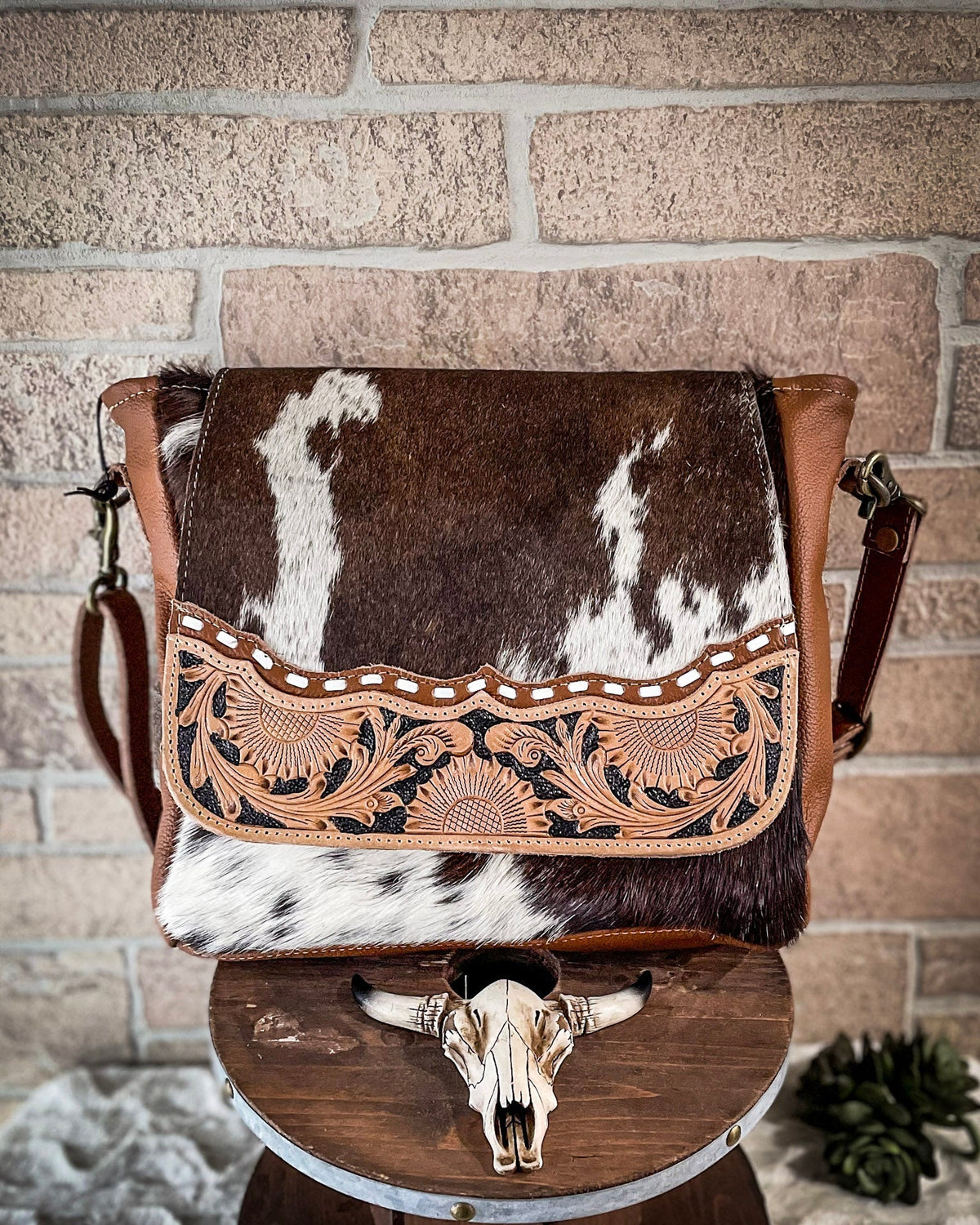 Mangnifique Concealed Carry Bag by Myra Bag