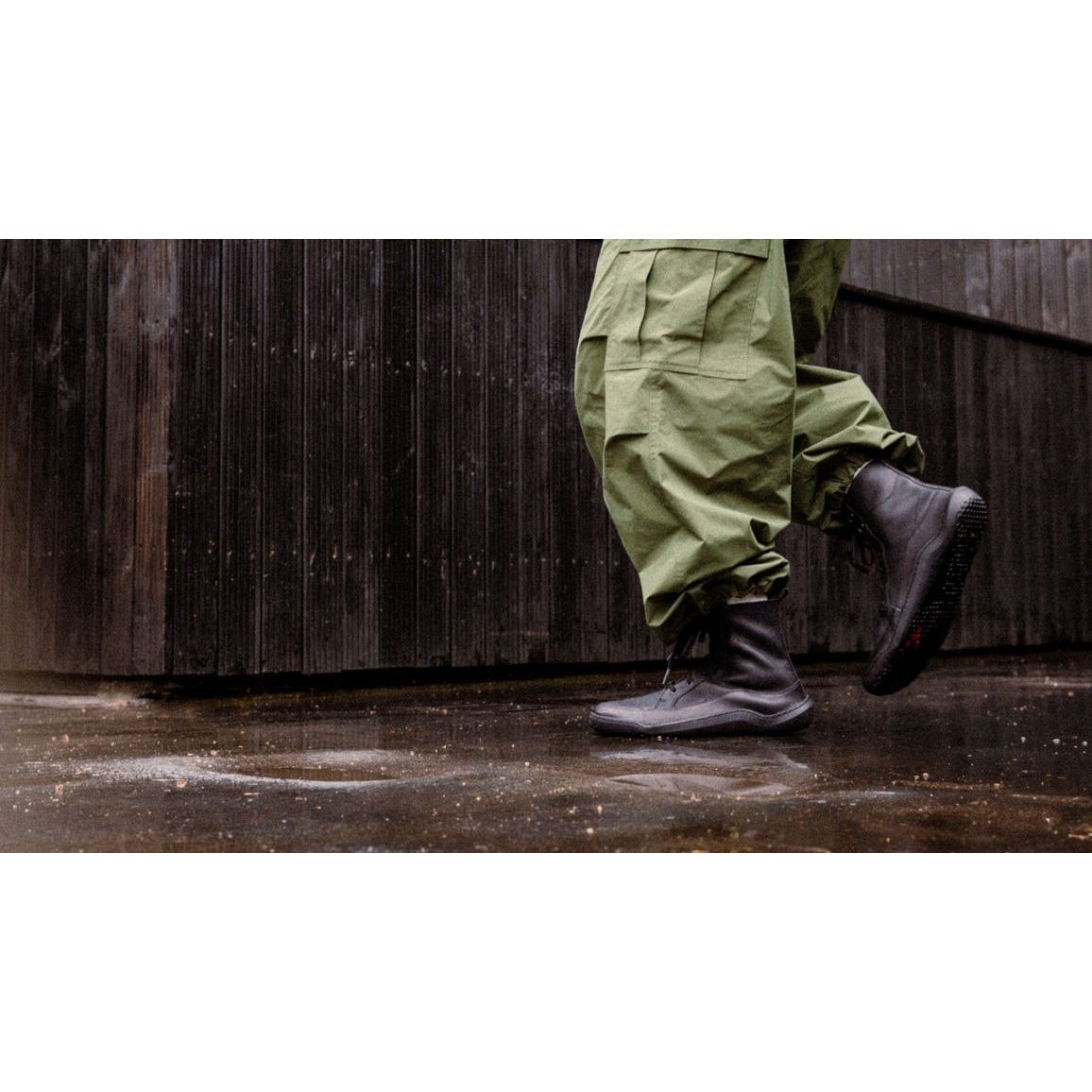 Vivobarefoot Men's Gobi Boot in Obsidian