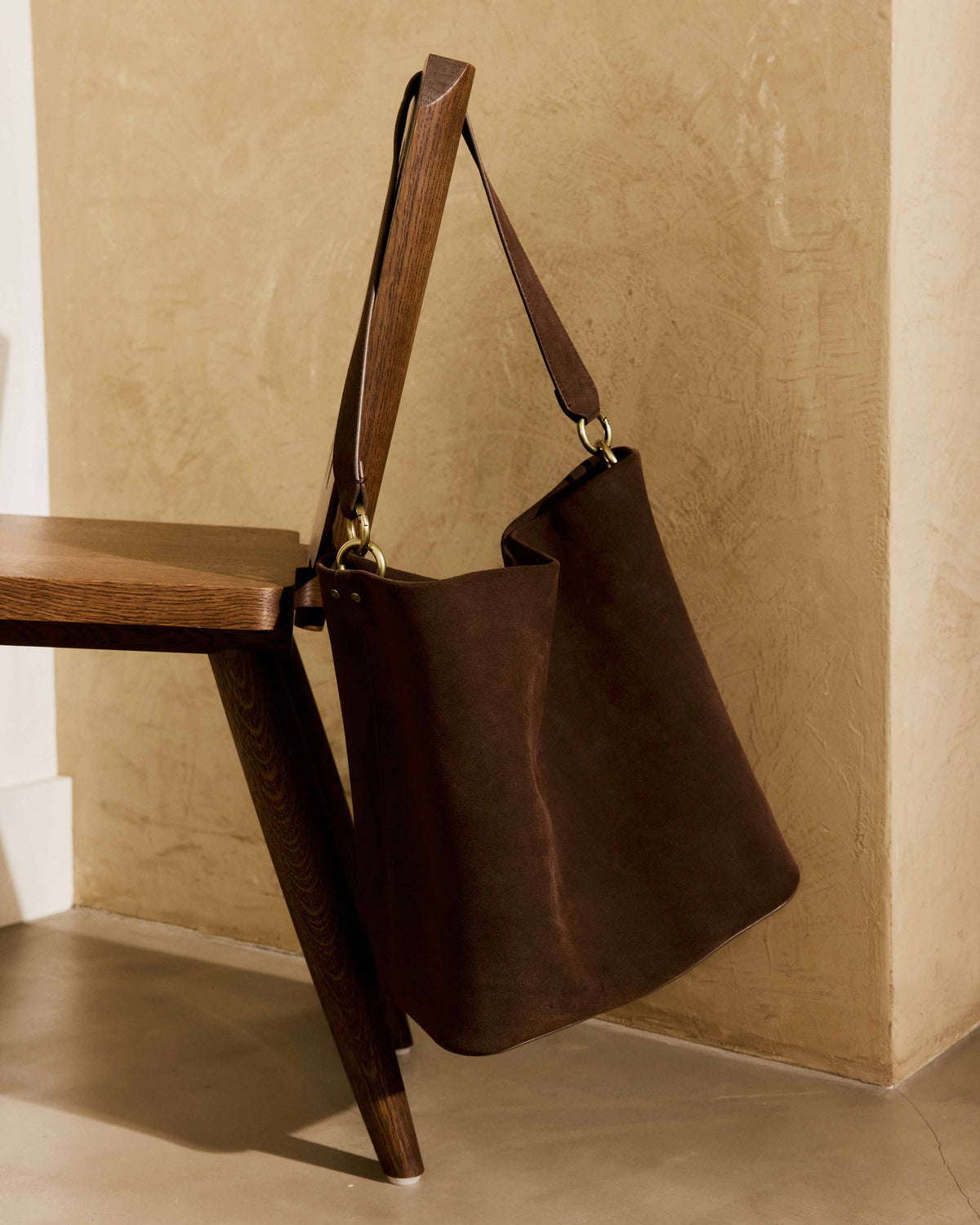 SABINE BUCKET BAG - Coffee