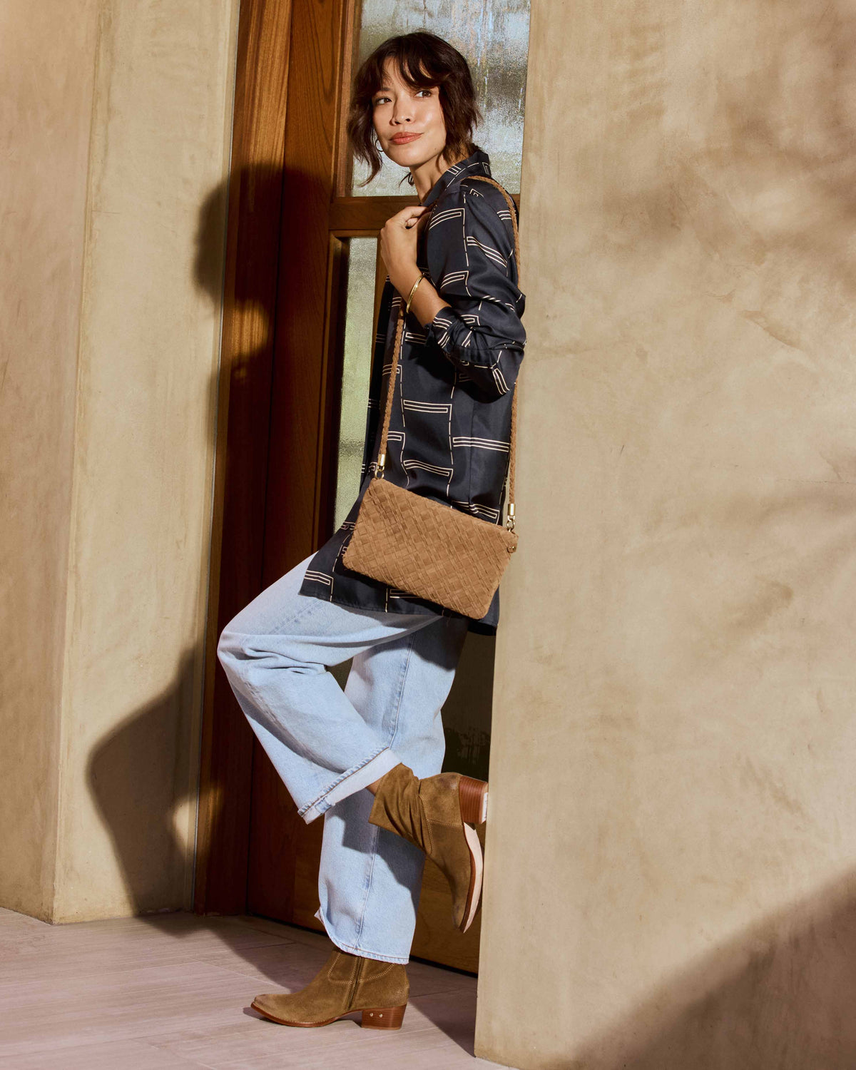 STARLING WOVEN CLUTCH - Chestnut