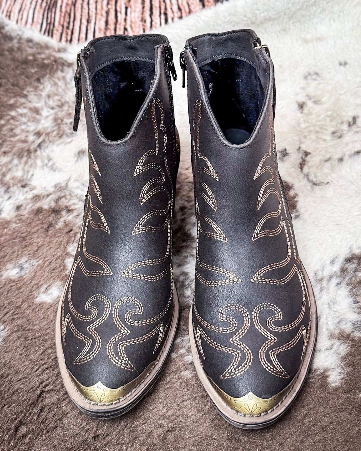Very G - Tazz Ankle Bootie in Black