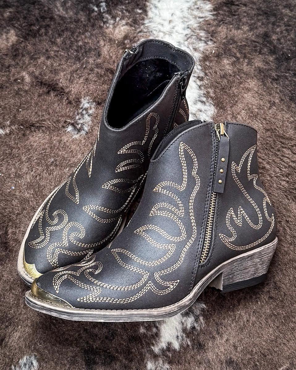 Very G - Tazz Ankle Bootie in Black