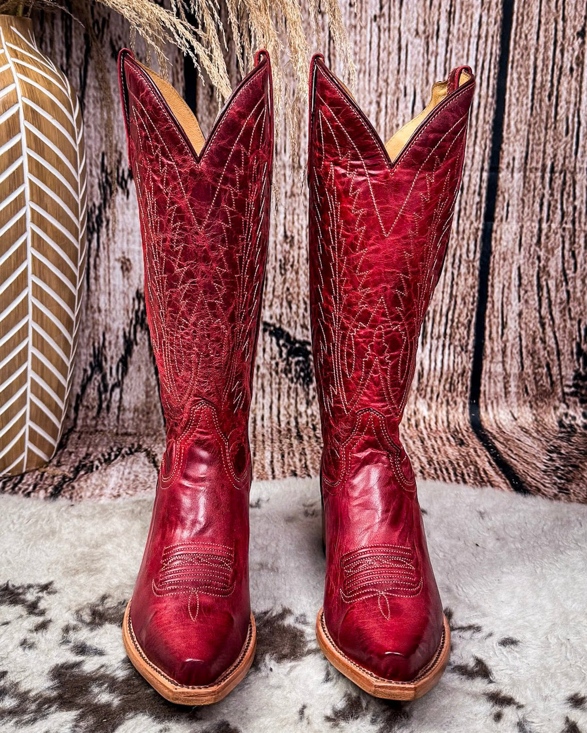 Victoria Black Star Leather Boots - Cranberry