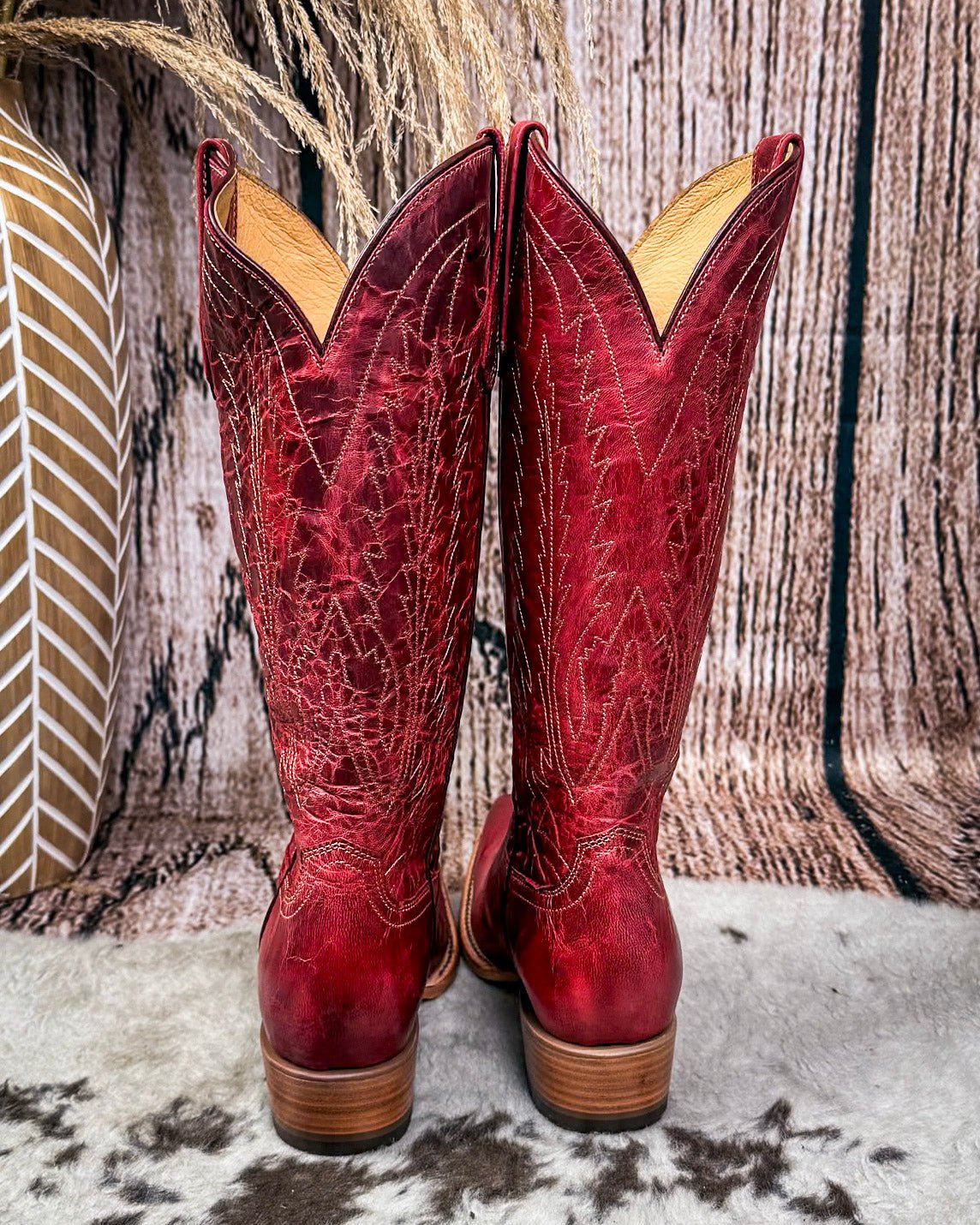 Victoria Black Star Leather Boots - Cranberry