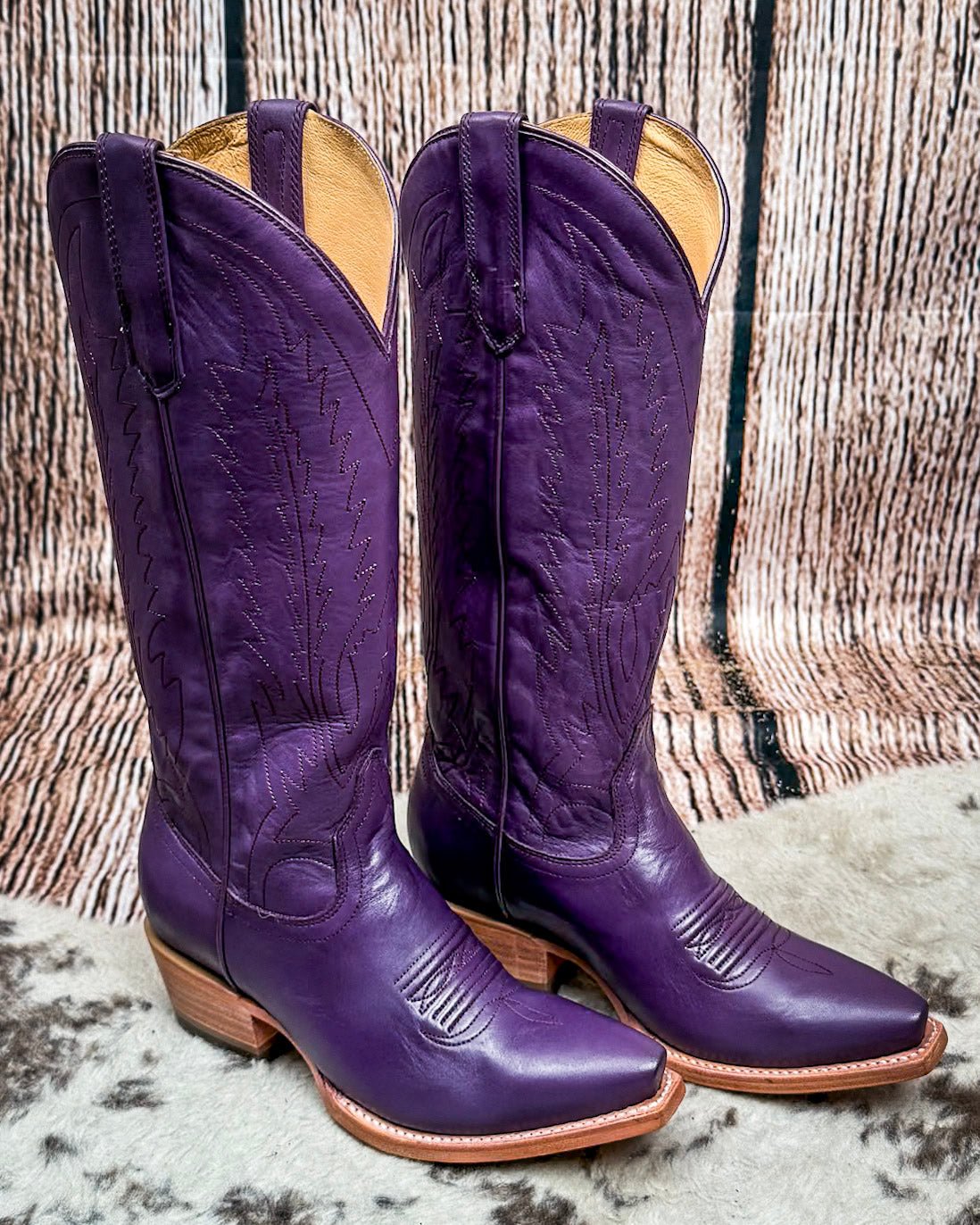Victoria Black Star Leather Boots - Plum