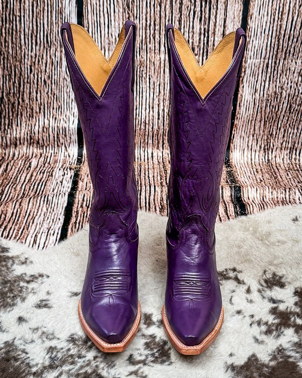 Victoria Black Star Leather Boots - Plum