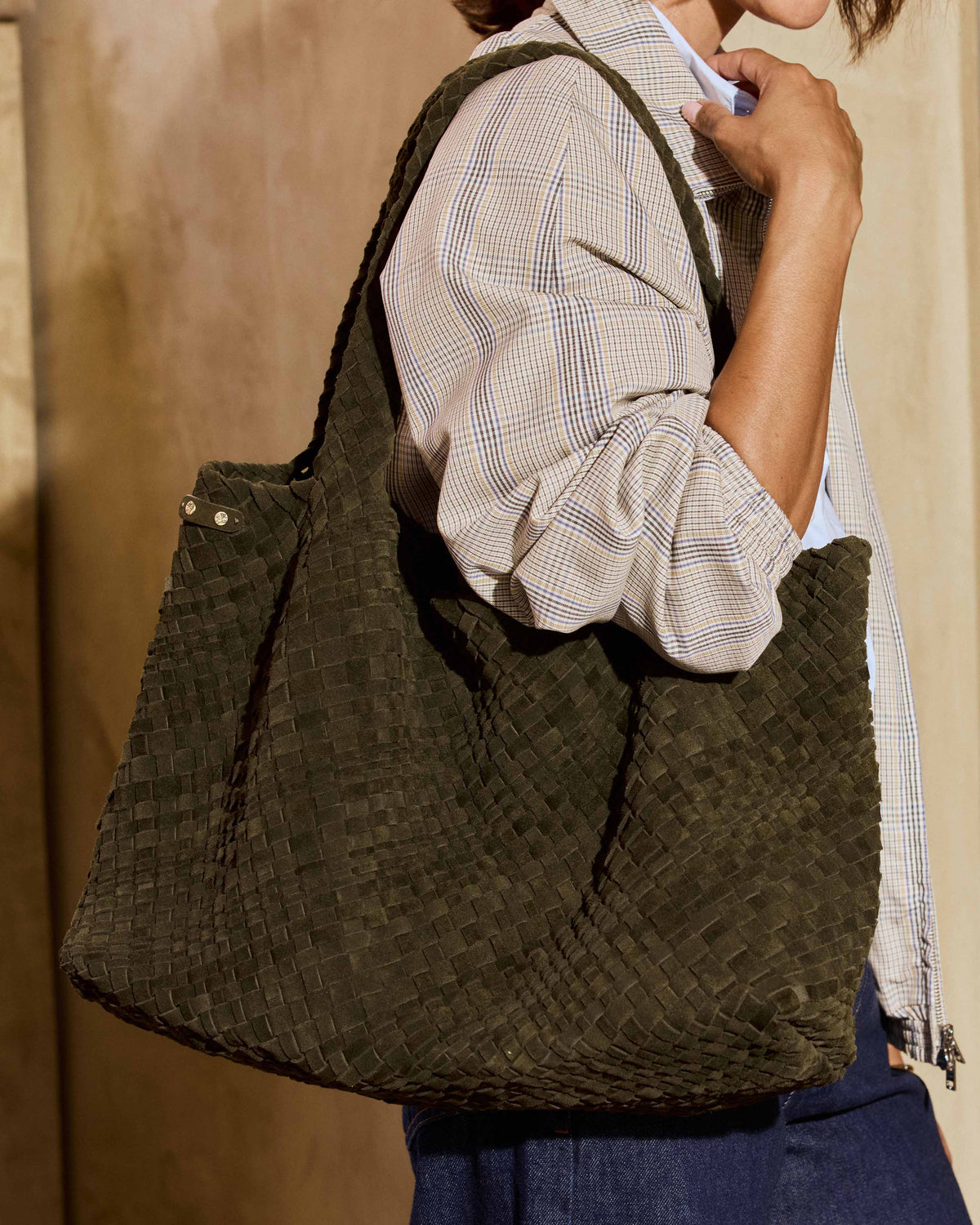 WILLET WOVEN SHOULDER BAG - Olive